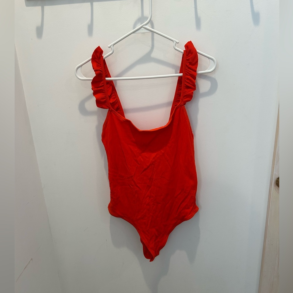 Zara Ribbed Ruffle Strap Bodysuit Size Medium In Orange-Red - Picture 8 of 8